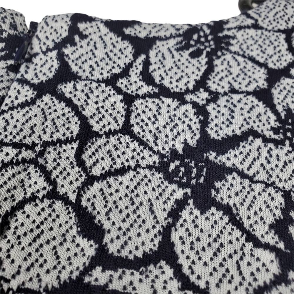 Karl Lagerfeld Stitch Fix Kira Pearl Detail Knit Dress Floral V Neck Sleeveless - Picture 3 of 7
